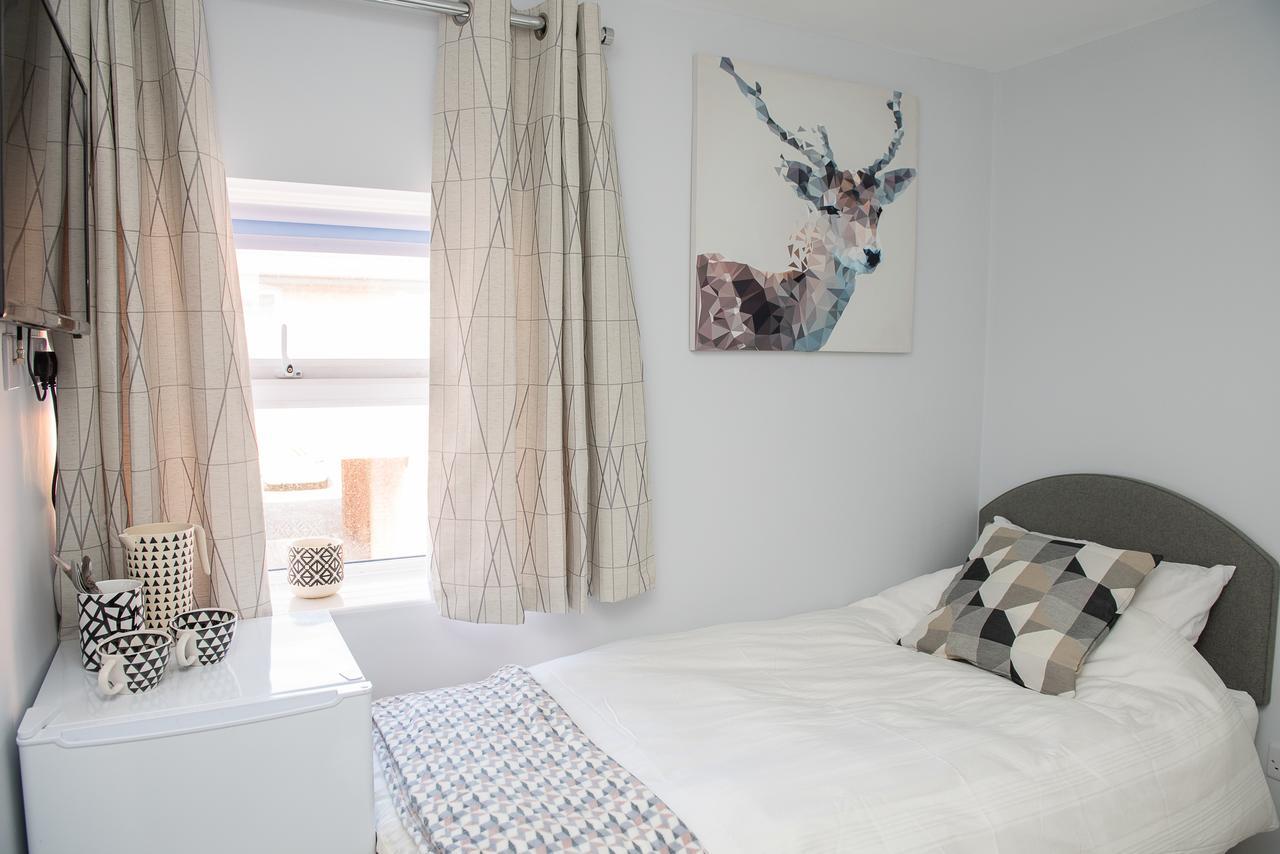 Pinehill Rooms Reading Bagian luar foto