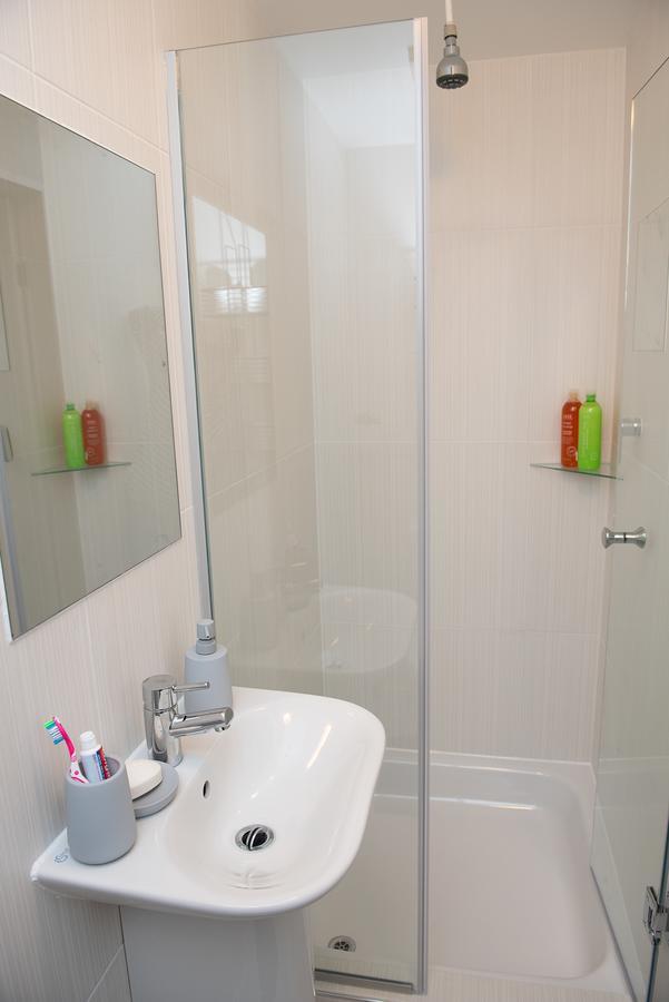 Pinehill Rooms Reading Bagian luar foto